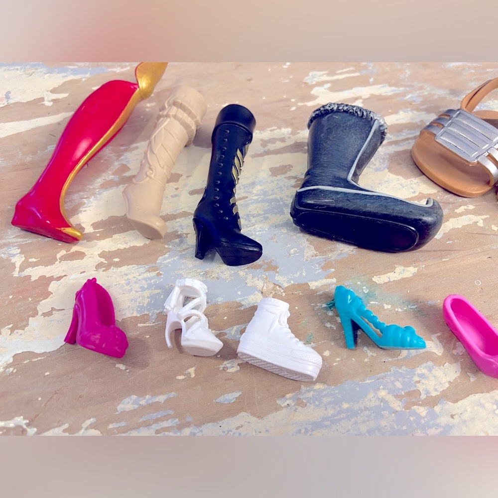 Assorted Single Barbie/Disney Shoe Collection - Picture 3 of 4